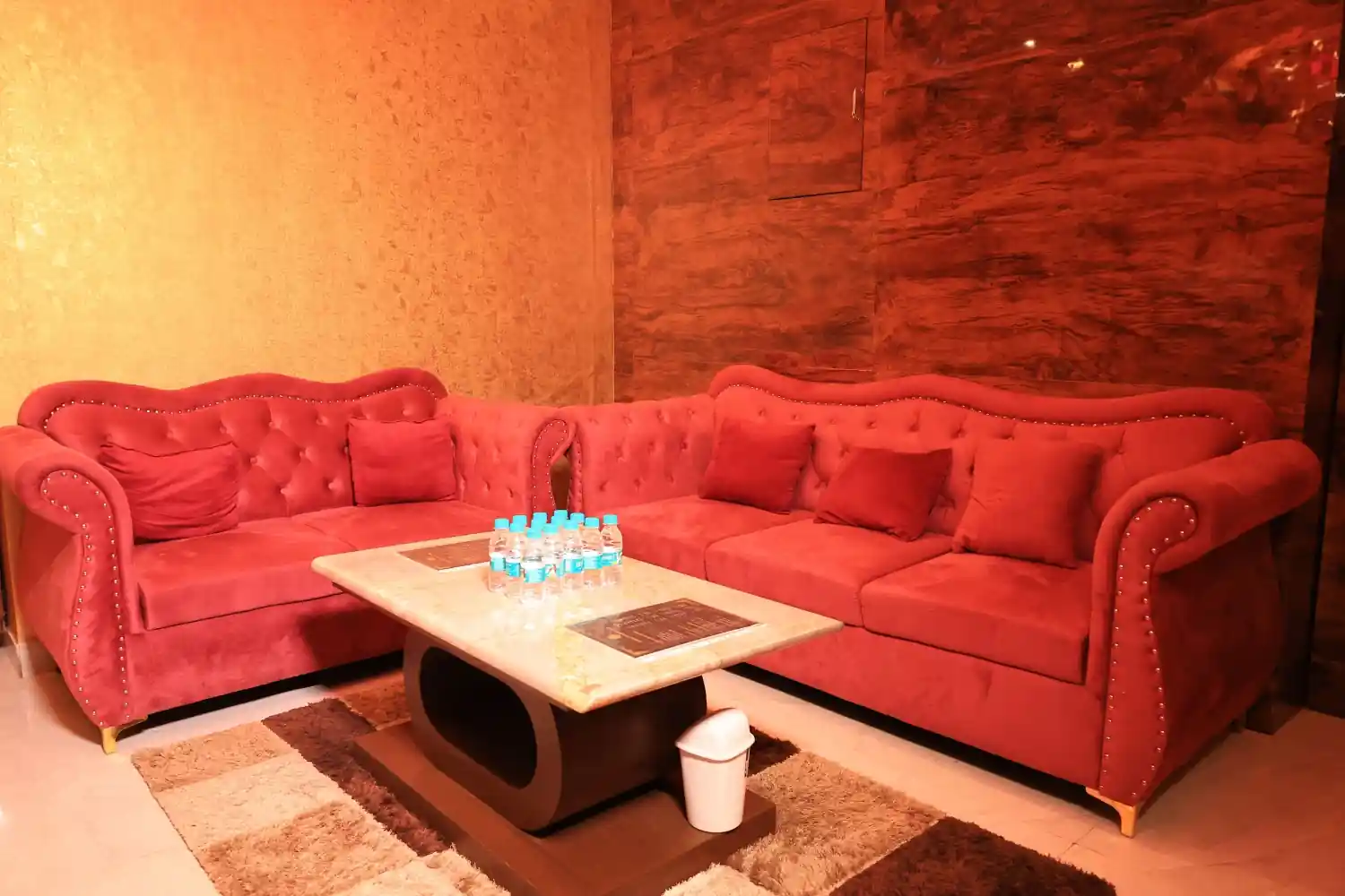 Lobby and waiting area at Mallorca Luxury Spa, Ghodbunder Road, Thane West